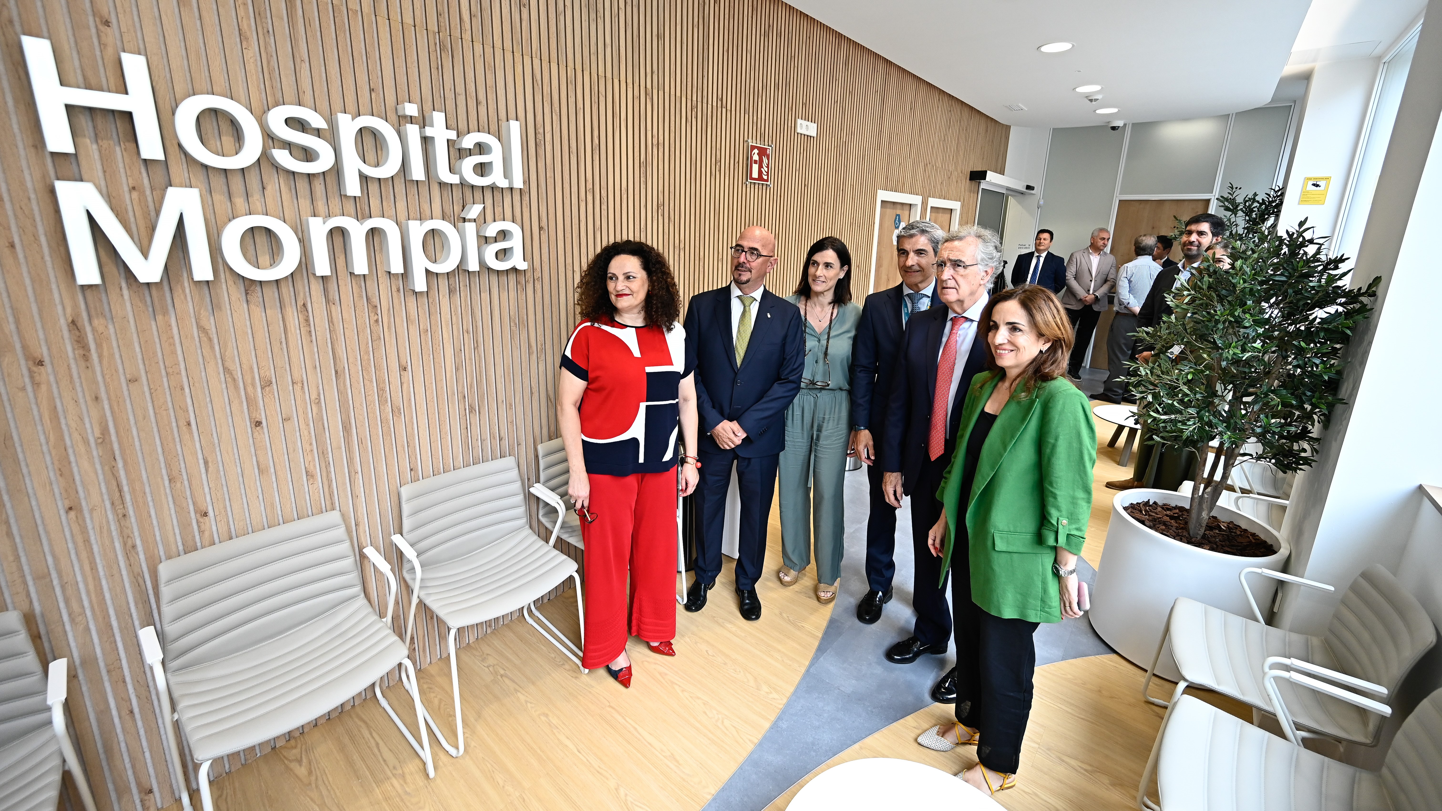 Inauguración del nuevo Centro Médico de Hospital Mompía en Santander con Olga Sánchez, consejera delegada de AXA España